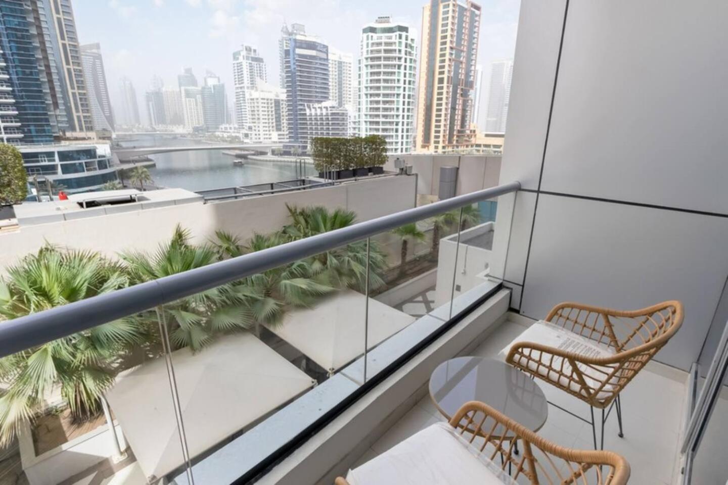 Luxurious 1 Bedroom Apartment In The Dubai Marina! Exterior foto