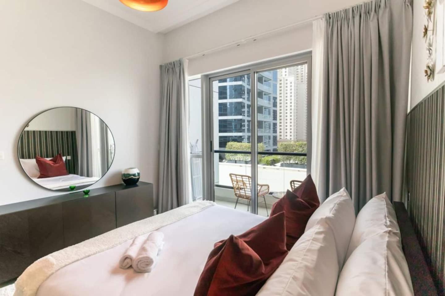 Luxurious 1 Bedroom Apartment In The Dubai Marina! Exterior foto